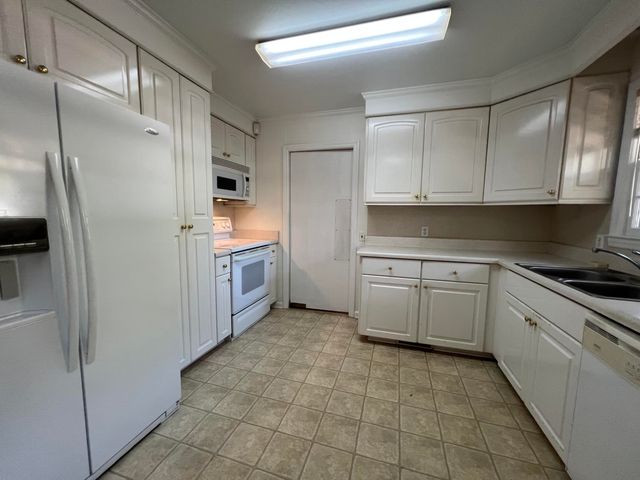 204 Gervais Street, Walterboro, SC 29488