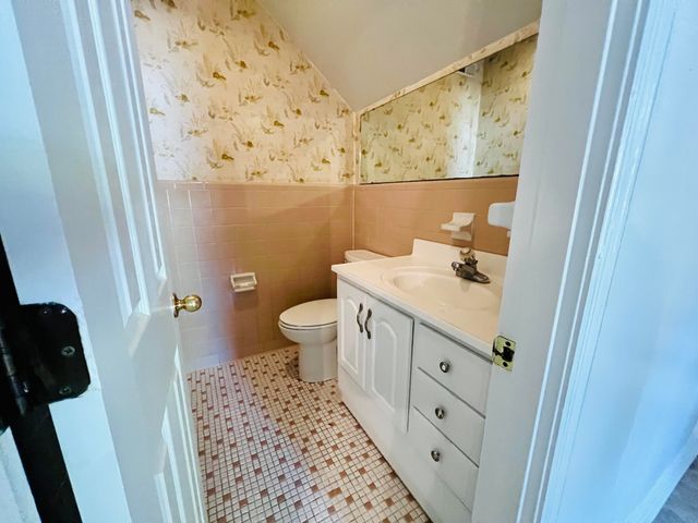 204 Gervais Street, Walterboro, SC 29488
