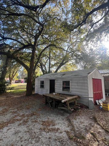 204 Gervais Street, Walterboro, SC 29488