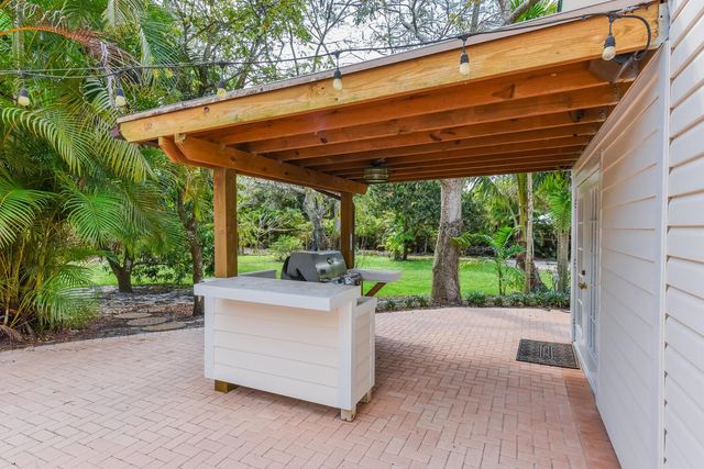 16244 E Downers Drive, Loxahatchee, FL 33470