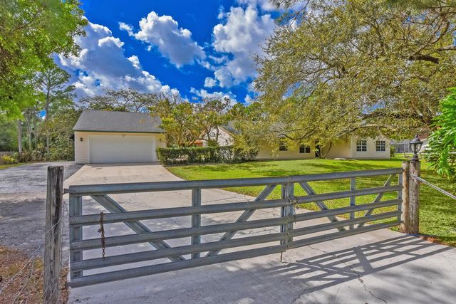 16244 E Downers Drive, Loxahatchee, FL 33470