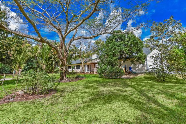 16244 E Downers Drive, Loxahatchee, FL 33470
