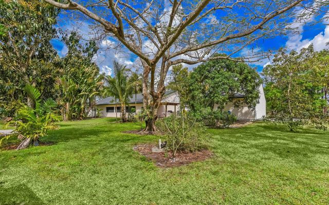 16244 E Downers Drive, Loxahatchee, FL 33470