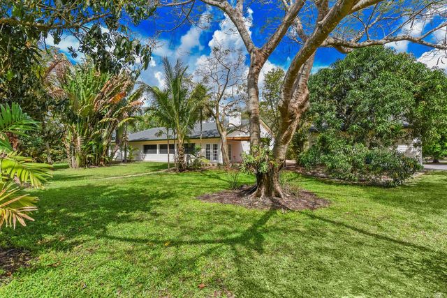 16244 E Downers Drive, Loxahatchee, FL 33470