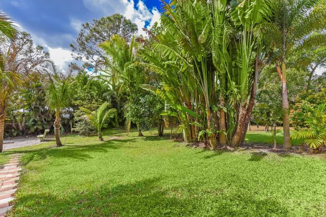 16244 E Downers Drive, Loxahatchee, FL 33470