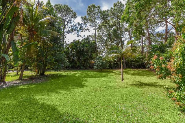 16244 E Downers Drive, Loxahatchee, FL 33470