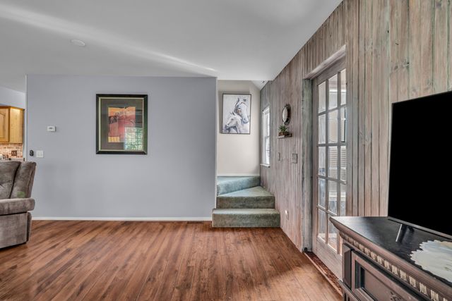 7644 County Road 8280, West Plains, MO 65775