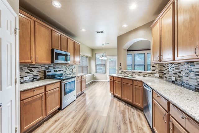 468 Darlington Trail, Fort Worth, TX 76131