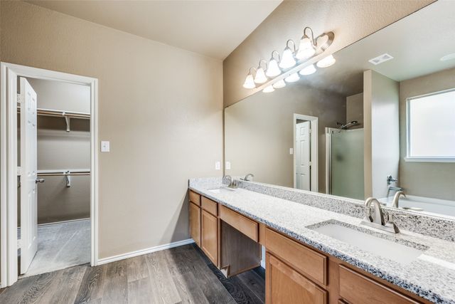468 Darlington Trail, Fort Worth, TX 76131