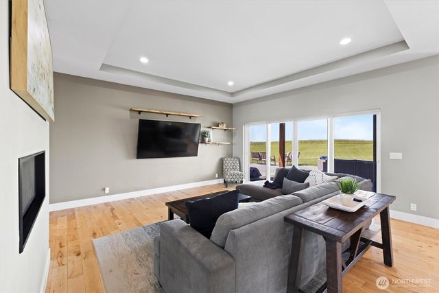 6956 Fingalson Creek Drive, Ferndale, WA 98248