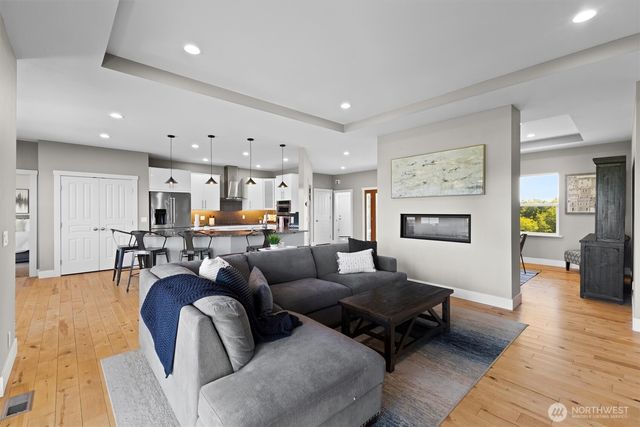 6956 Fingalson Creek Drive, Ferndale, WA 98248