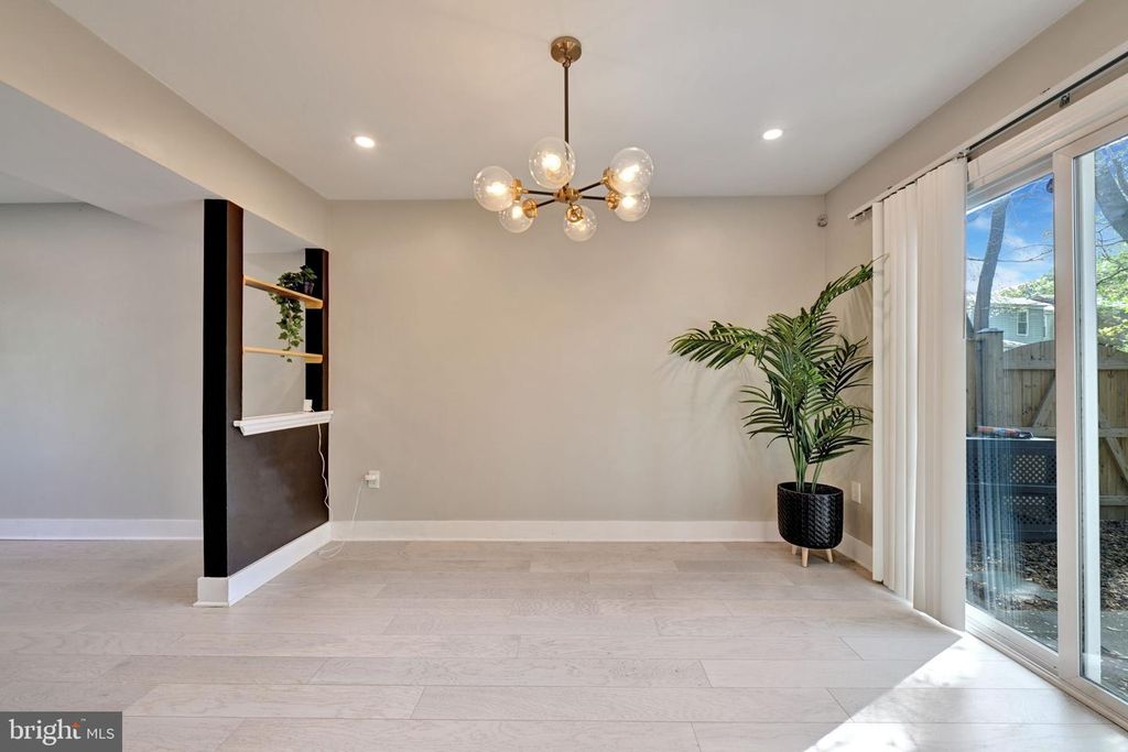 Image 10 of property listing at 2581 ROBINSON PL, Waldorf, MD 20602