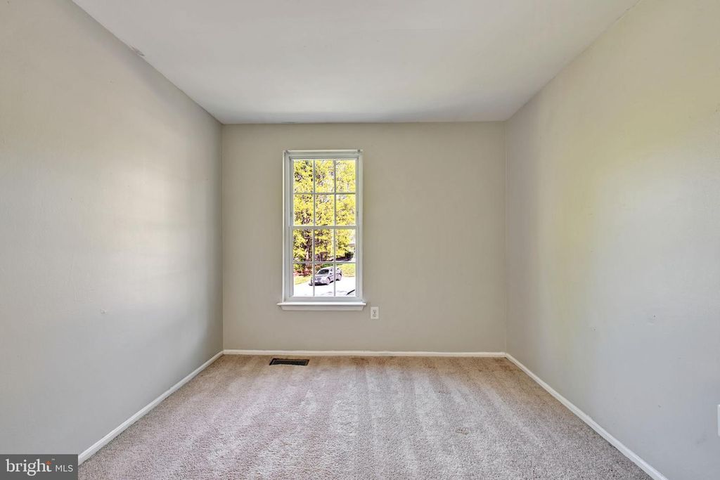 Image 21 of property listing at 2581 ROBINSON PL, Waldorf, MD 20602