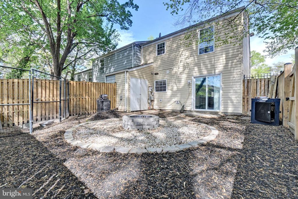 Image 27 of property listing at 2581 ROBINSON PL, Waldorf, MD 20602