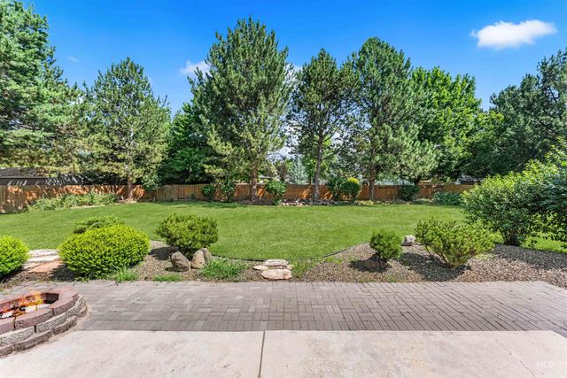 1660 E Brunswick Dr, Eagle, ID 83616