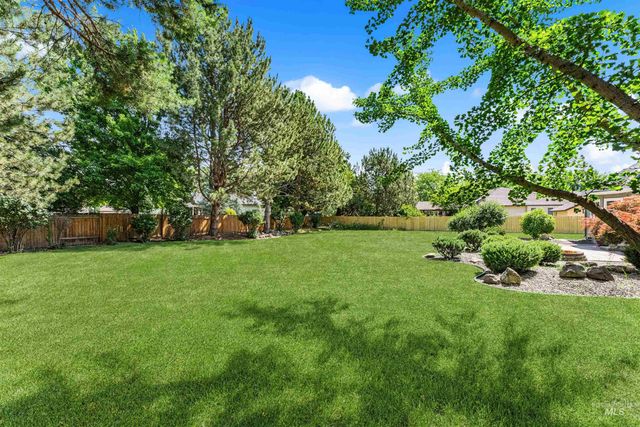 1660 E Brunswick Dr, Eagle, ID 83616