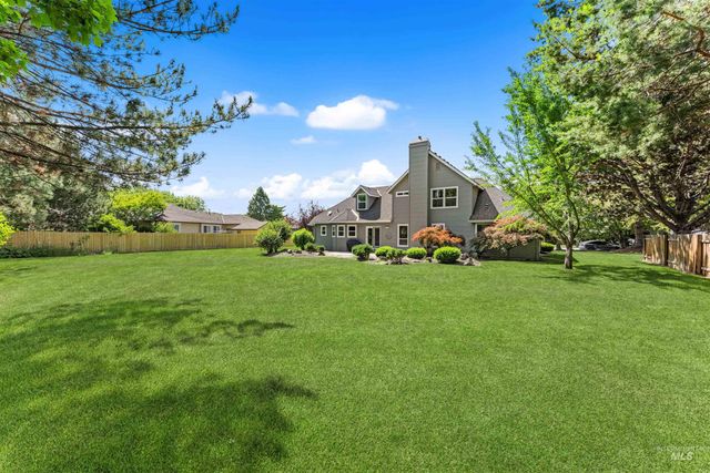 1660 E Brunswick Dr, Eagle, ID 83616