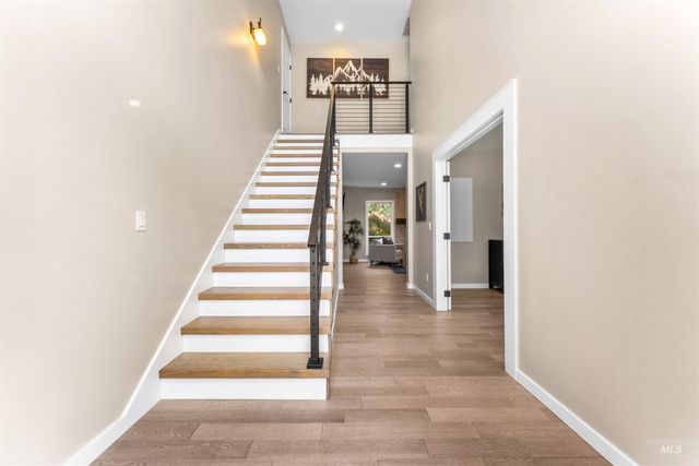 1660 E Brunswick Dr, Eagle, ID 83616
