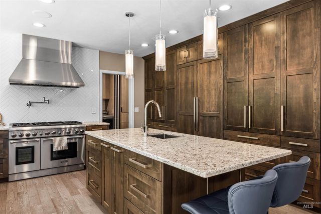 1660 E Brunswick Dr, Eagle, ID 83616