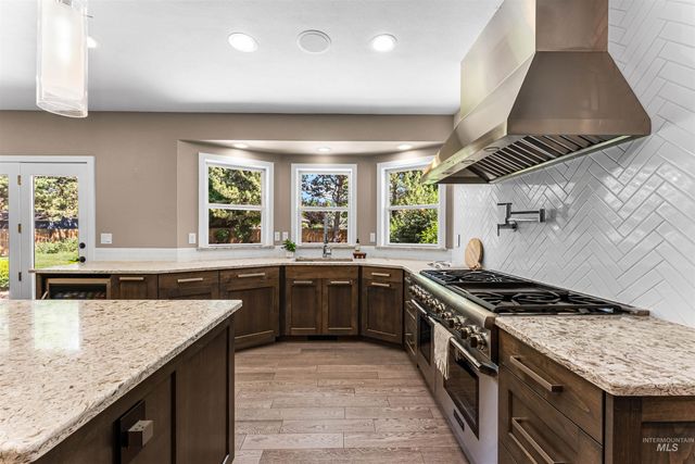 1660 E Brunswick Dr, Eagle, ID 83616