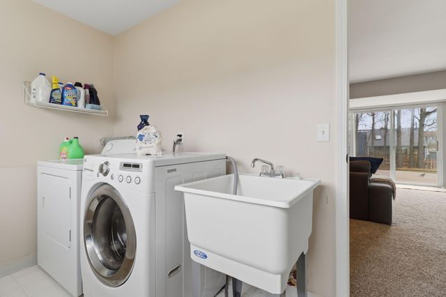 7183 Hogan Drive, Ypsilanti, MI 48197