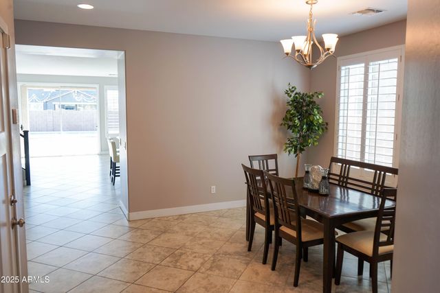 10037 E NOPAL Avenue, Mesa, AZ 85209