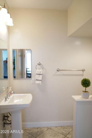 10037 E NOPAL Avenue, Mesa, AZ 85209