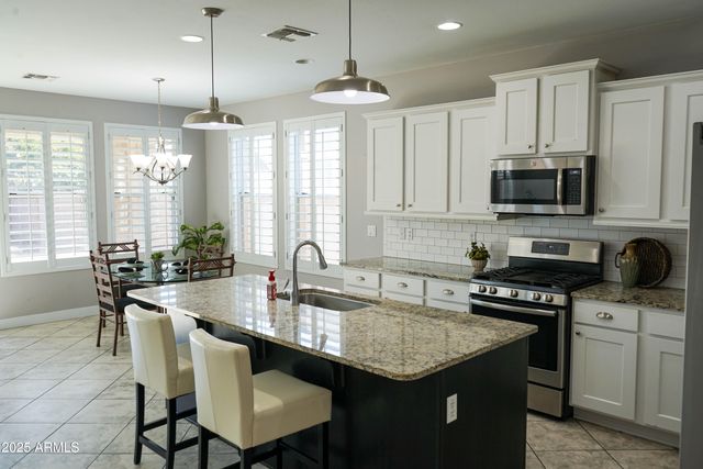 10037 E NOPAL Avenue, Mesa, AZ 85209