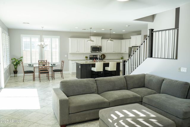 10037 E NOPAL Avenue, Mesa, AZ 85209