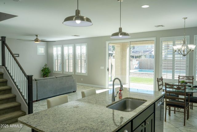 10037 E NOPAL Avenue, Mesa, AZ 85209