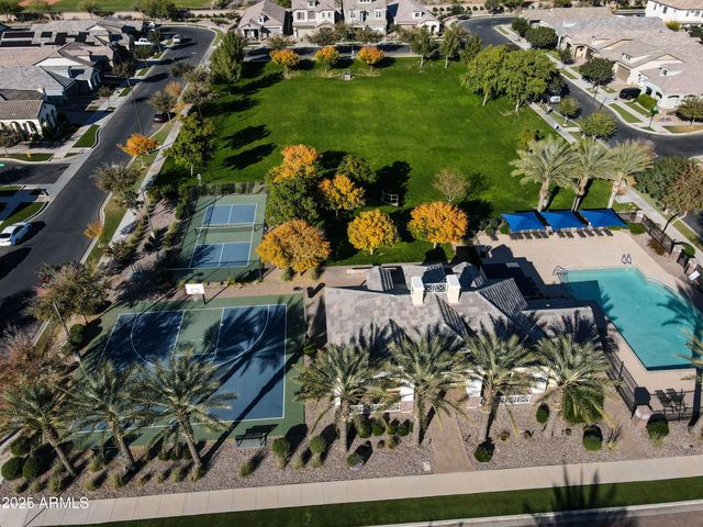 10037 E NOPAL Avenue, Mesa, AZ 85209