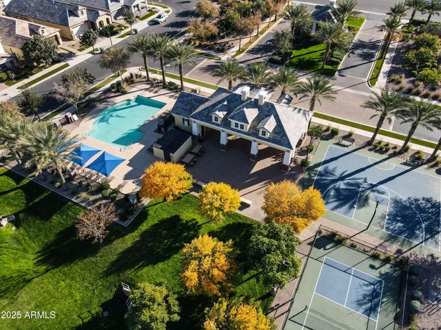 10037 E NOPAL Avenue, Mesa, AZ 85209