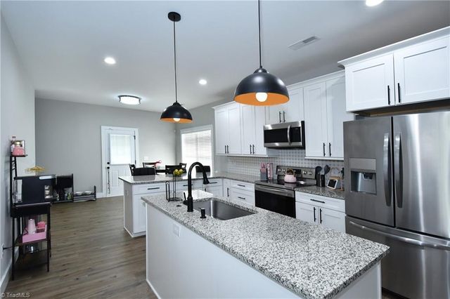 2516 Bluebird Lane, Winston-salem, NC 27106