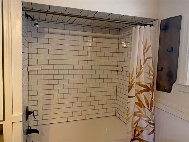 1006 Baldwin Street, Grand Rapids, MI 49506