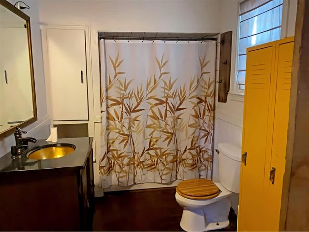 1006 Baldwin Street, Grand Rapids, MI 49506