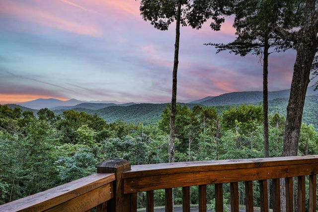 175 Cochise Road, Blue Ridge, GA 30513