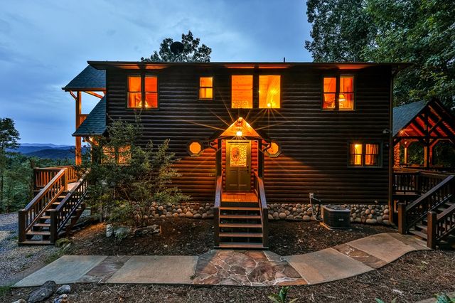 175 Cochise Road, Blue Ridge, GA 30513