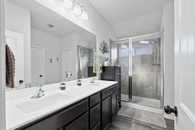 1636 T H Johnson DR, Taylor, TX 76574