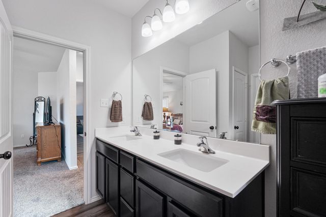 1636 T H Johnson DR, Taylor, TX 76574