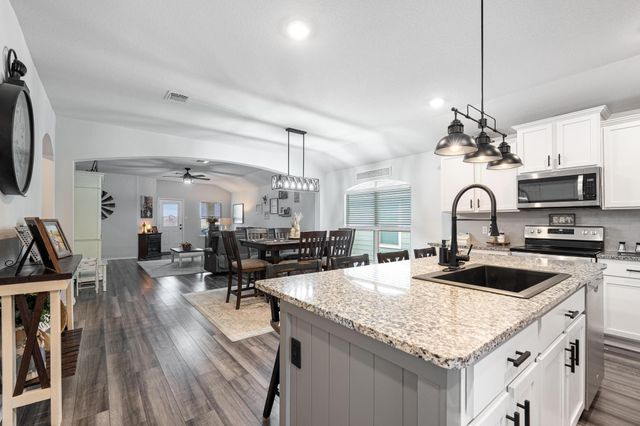 1636 T H Johnson DR, Taylor, TX 76574