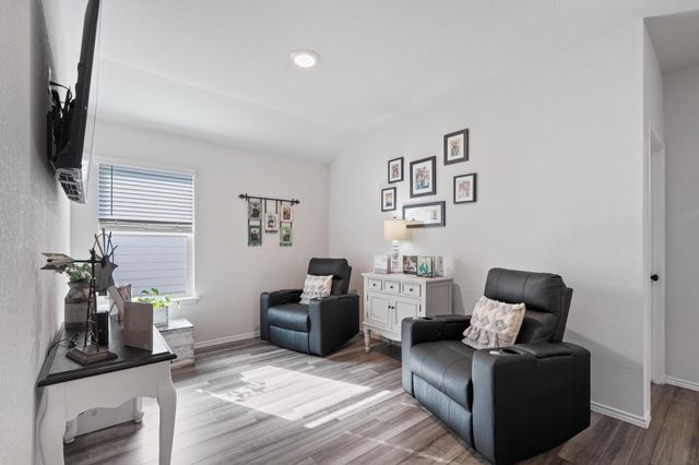 1636 T H Johnson DR, Taylor, TX 76574