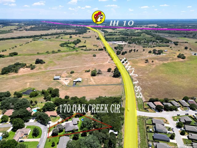 170 Oak Creek Cir, Luling, TX 78648