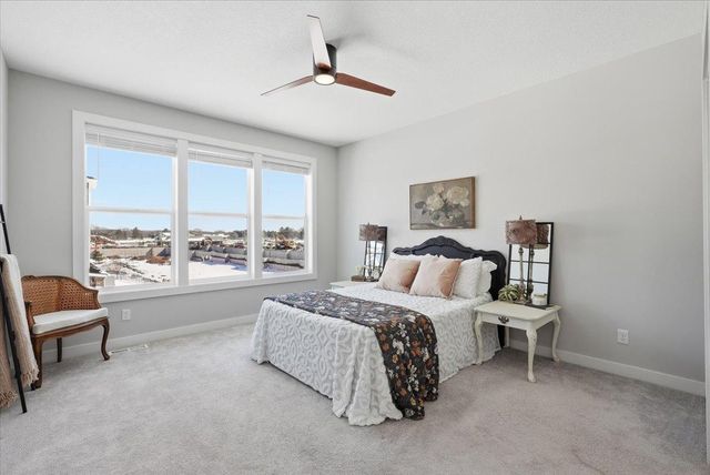 634 Elizabeth Way, Hudson, WI 54016