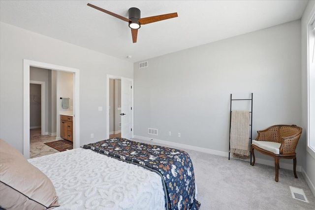 634 Elizabeth Way, Hudson, WI 54016