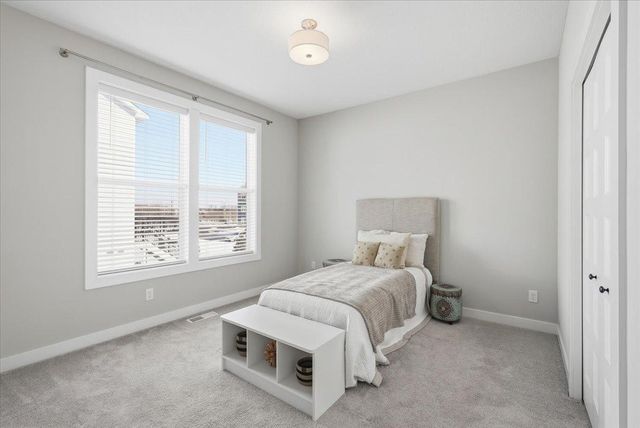 634 Elizabeth Way, Hudson, WI 54016