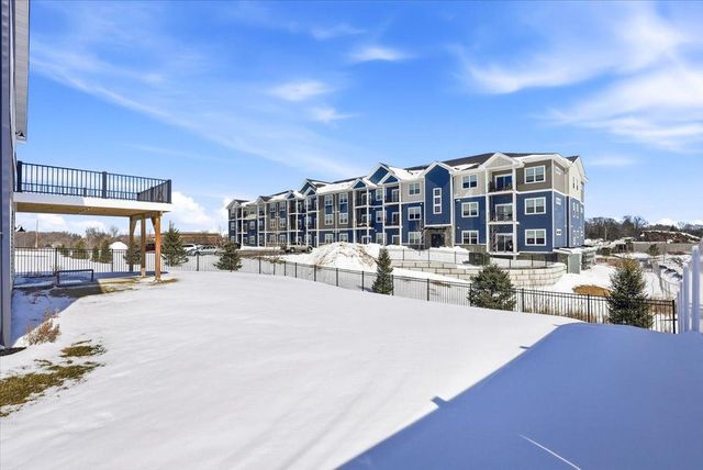 634 Elizabeth Way, Hudson, WI 54016