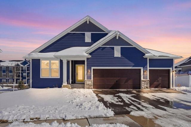 634 Elizabeth Way, Hudson, WI 54016