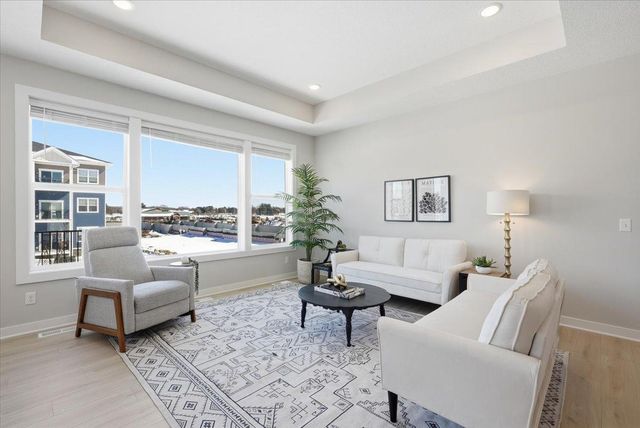 634 Elizabeth Way, Hudson, WI 54016