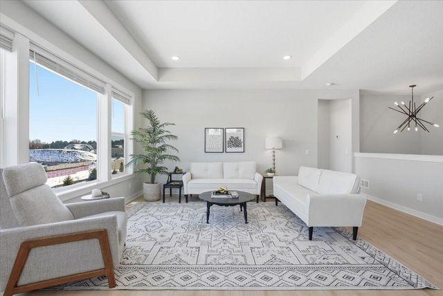 634 Elizabeth Way, Hudson, WI 54016