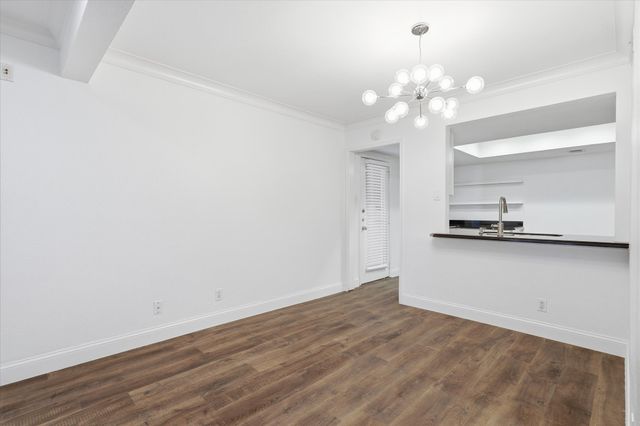 10207 Regal Oaks Drive 109, Dallas, TX 75230
